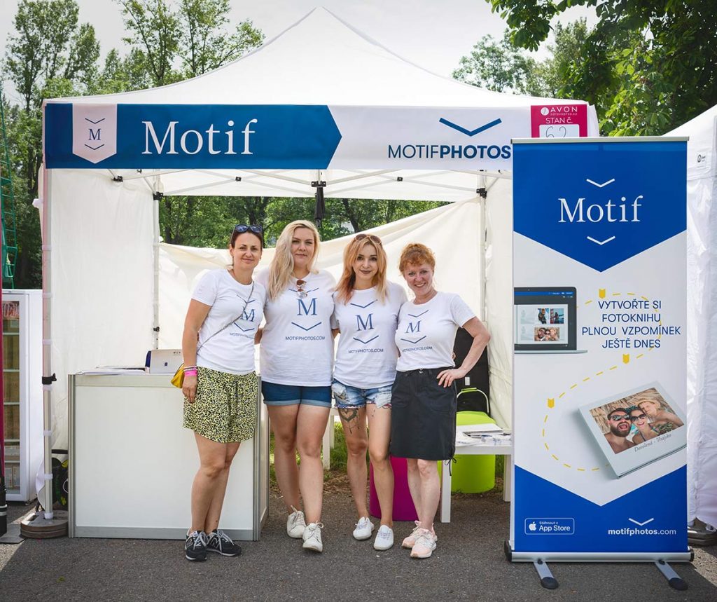 The Motif Photos booth at the AVON The Walks for breast cancer awareness | Motif 