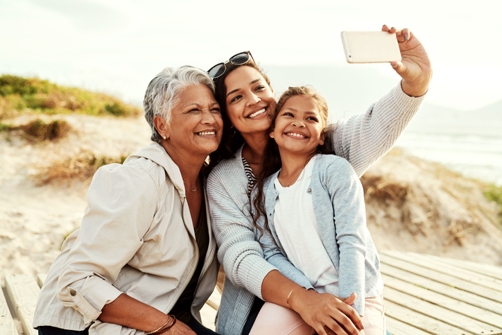 Design a personalized photo calendar with memorable family photos. 