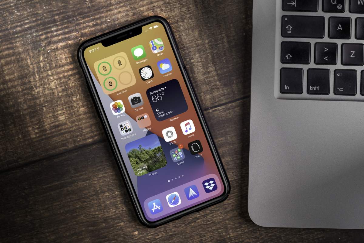 The new iOS 14 iPhone home screen.