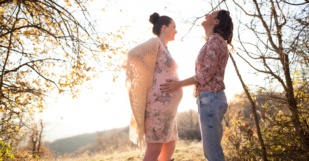 Any season is perfect for a maternity photoshoot.