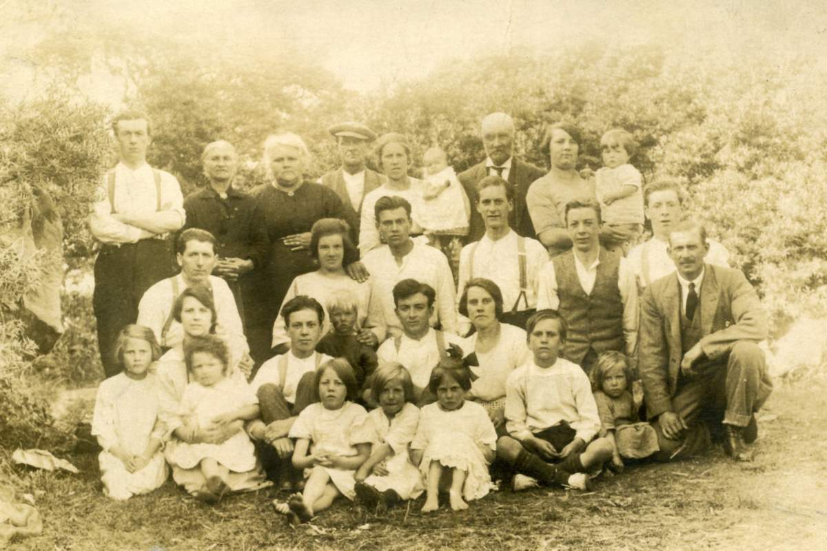 Old 1920's Vintage Family Photograph
