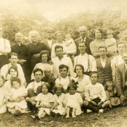 Old 1920's Vintage Family Photograph